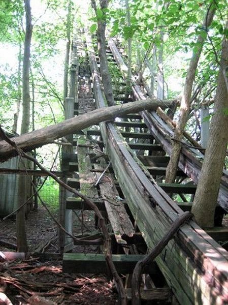 creepy_abandoned_roller_coasters_640_05