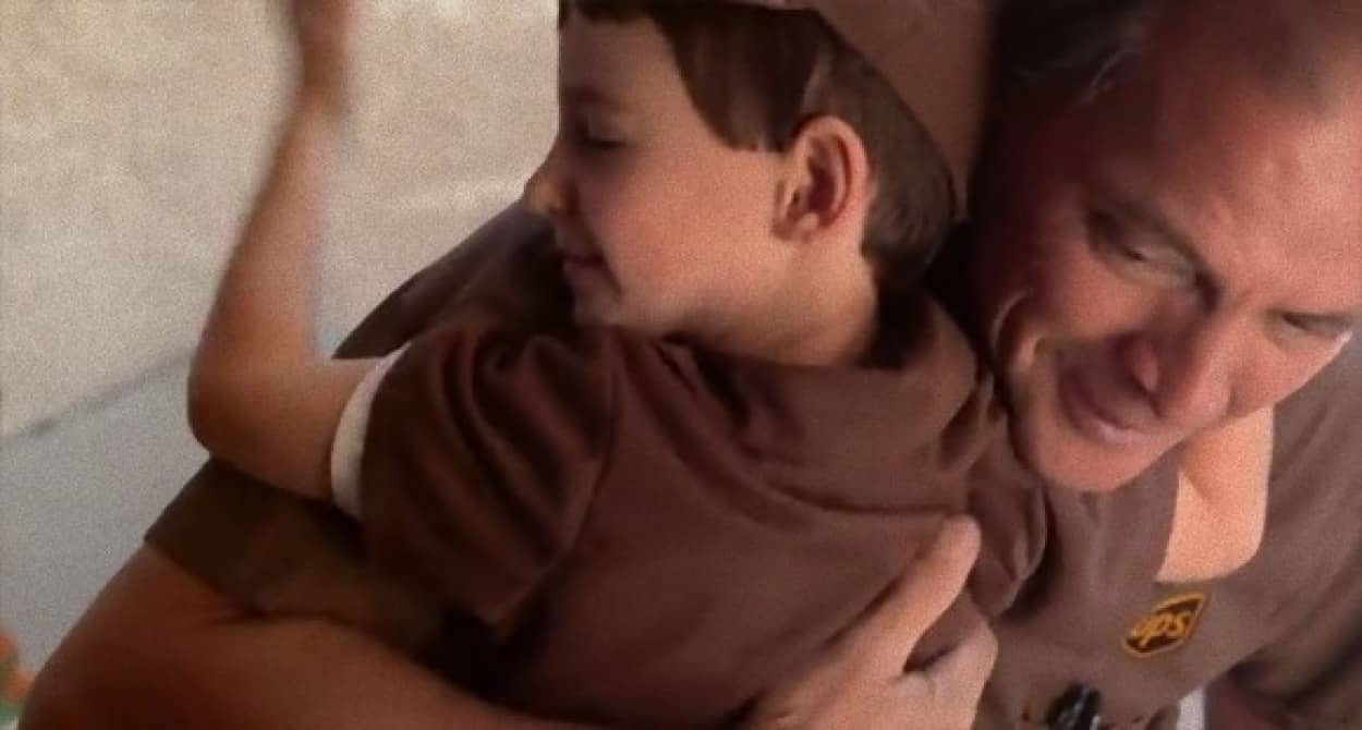 思わずうるっとくる 少年の夢がかなえられた瞬間 そこには郵便配達員と少年の深い絆があった カラパイア