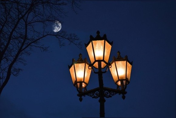 street-lamp-4668310_640_e
