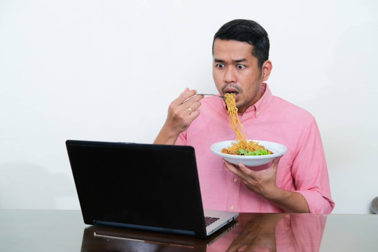 夜食は太るは本当だった