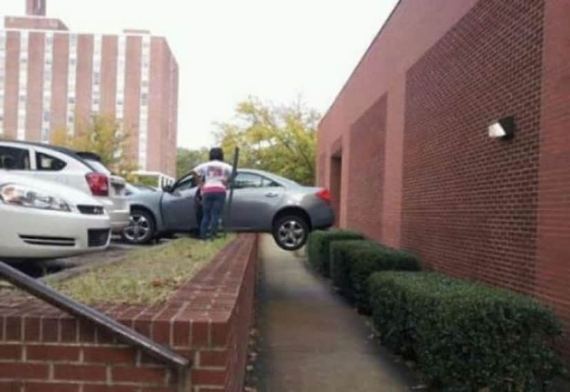 あるあるなのか たまたまなのか 女性ドライバーにありがちなの光景 カラパイア