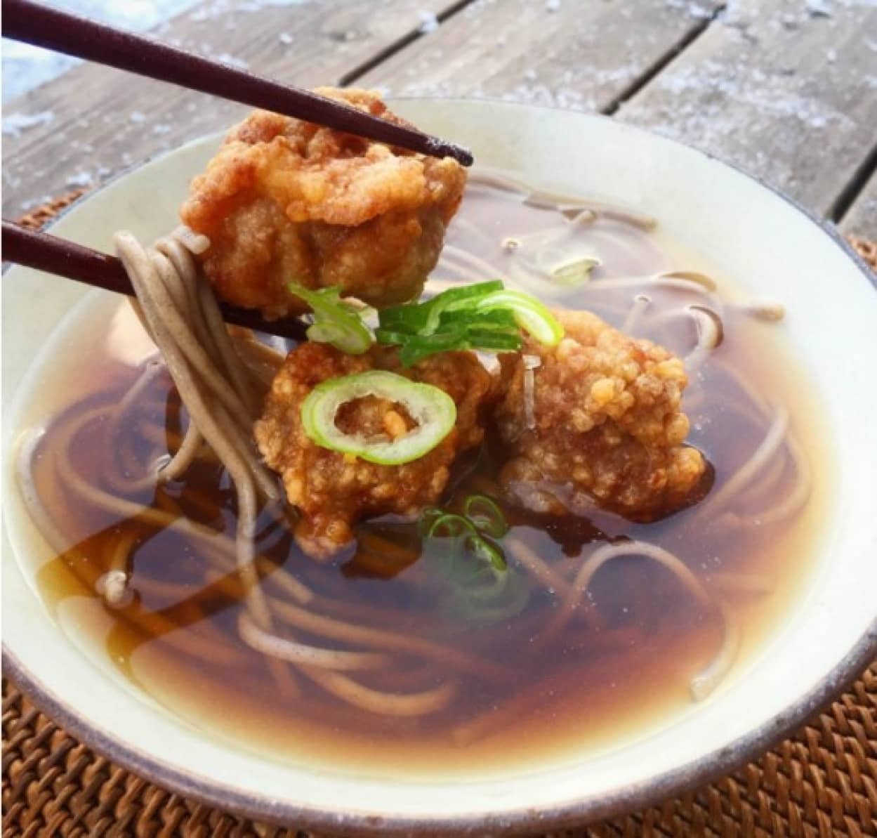 年越し蕎麦を10倍うまくする 黄金比率のタレでうまさ炸裂 豚肉ザンギ 唐揚げ の作り方 ネトメシ カラパイア