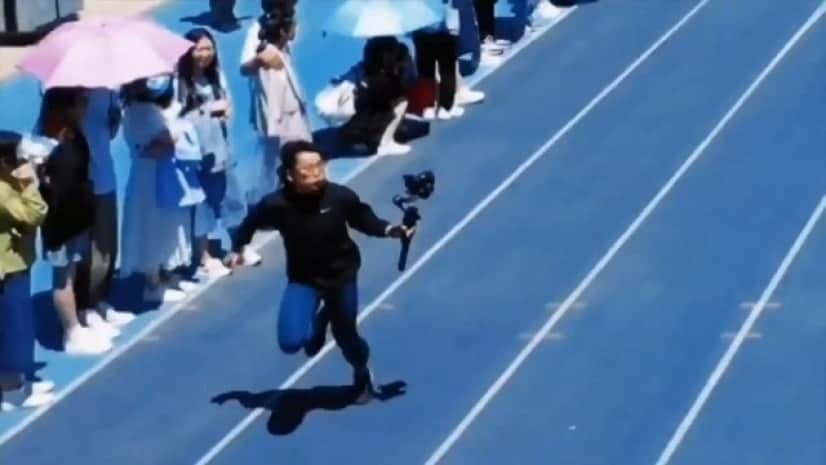カメラマン最強説 100m競走で出場選手のよりもカメラマンの方が速かった件 カラパイア カメラマン最強説 100m競走で出場選手のよりもカメラマンの方が速かった件 カラパイア