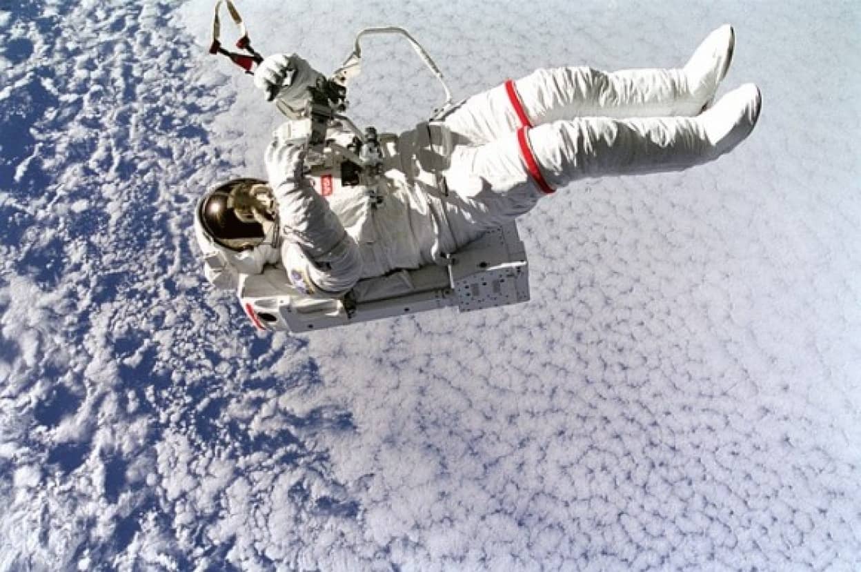 astronaut-577834_640_e