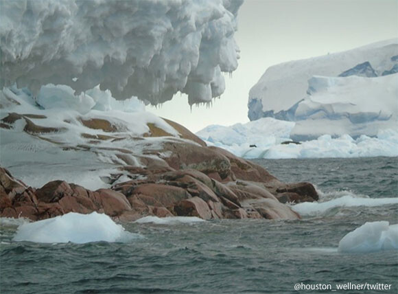 南極で未知なる島が発見される。氷河が解けて姿を現す