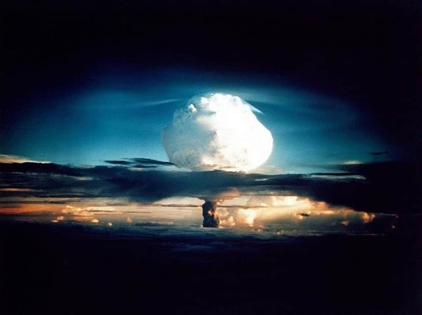 hydrogen-bomb-gcca22b69d_640
