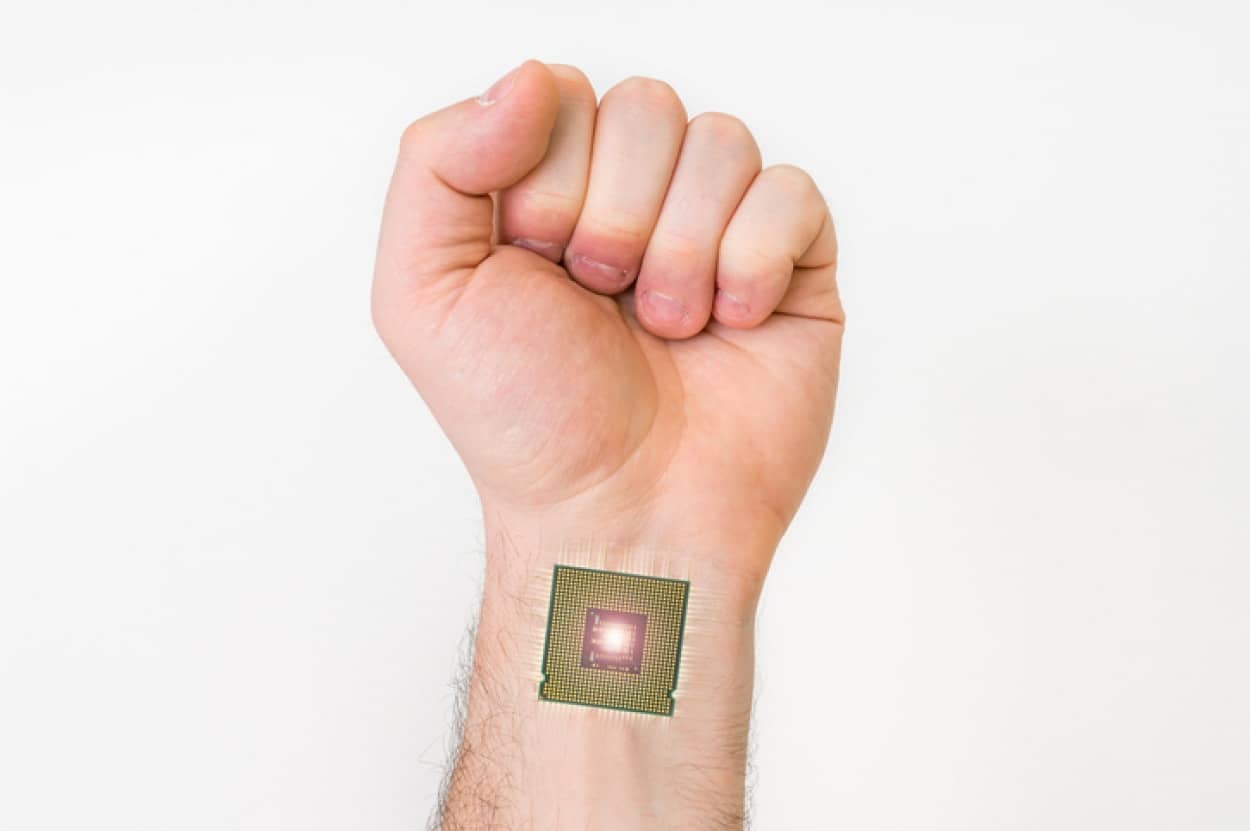 充電はこれでOK。体内で発電する生分解性ワイヤレス充電器が開発される
