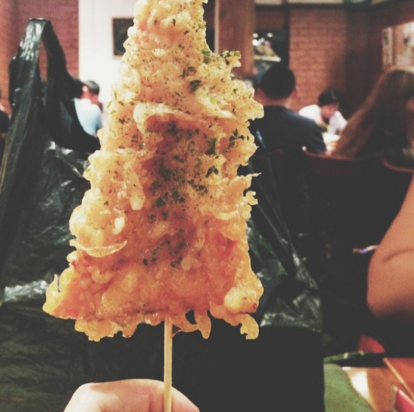 ピザ 揚げちゃいました ニューヨークに ピザてんぷら が登場 フィールドは日本料理屋だった カラパイア ピザ 揚げちゃいました ニューヨークに ピザてんぷら が登場 フィールドは日本料理屋だった カラパイア