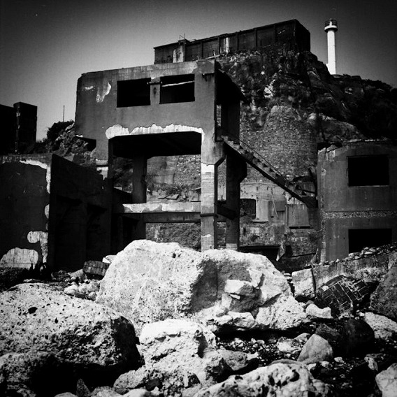 haunting_black_and_white_photos_of_japans_ghos_33
