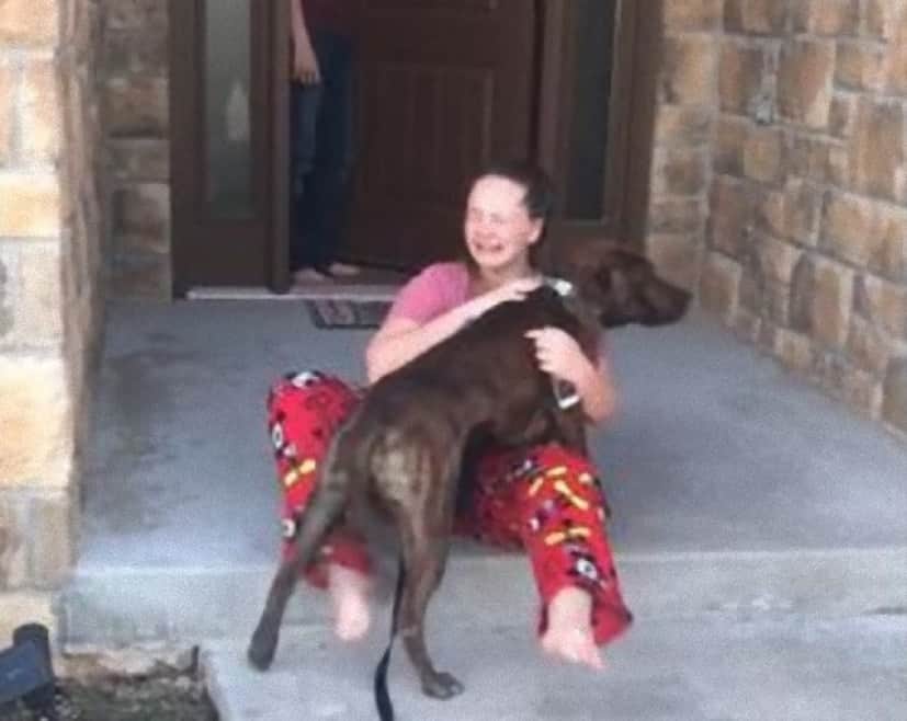 dog and girl_e