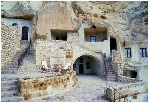 a_cave_hotel_640_08