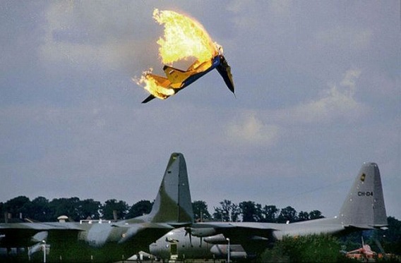 fascinating_pilots_ejections_640_28