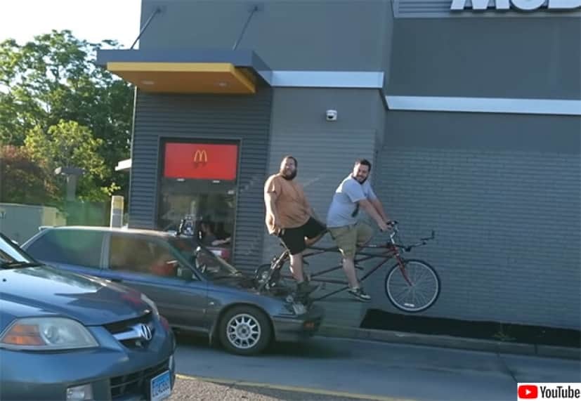 これもエコ?自転車を漕いで動かす人力自動車 : カラパイア