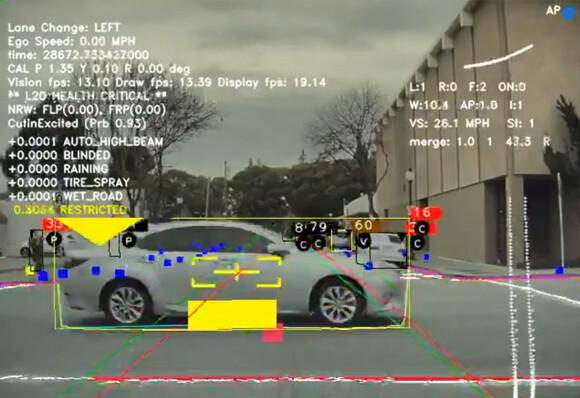 完全自動運転車はどのようにまわりを見ているのか？その視界をターミネーター感覚で見ることができる動画