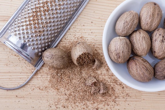 6nutmeg-2427844_640_e