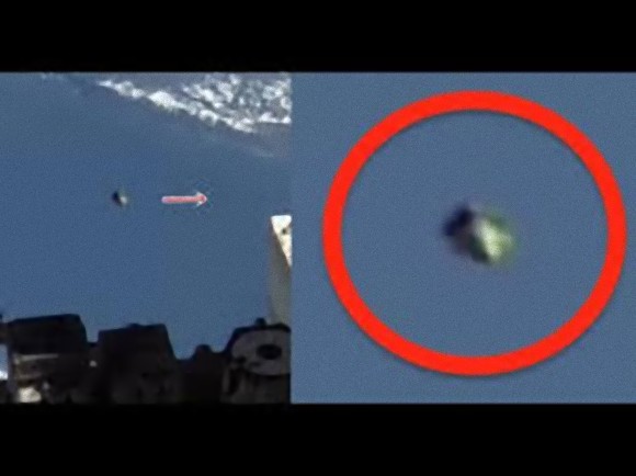 UFOなの？宇宙カメラのライブ映像で国際宇宙ステーションを追い続ける飛行物体が捉えられる