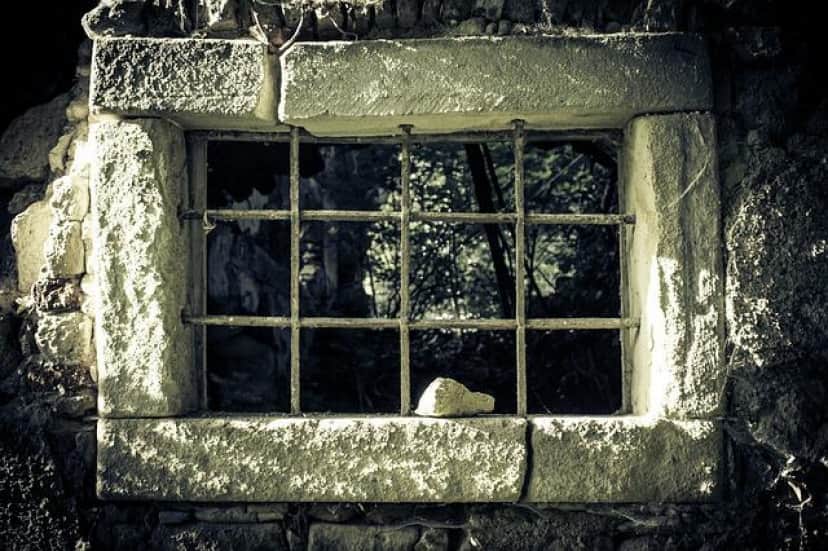 jail-1594946_640