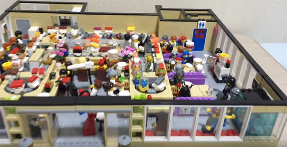 レゴの世界にもあるらしい 人間模様も垣間見られる レゴ回転寿司店 カラパイア