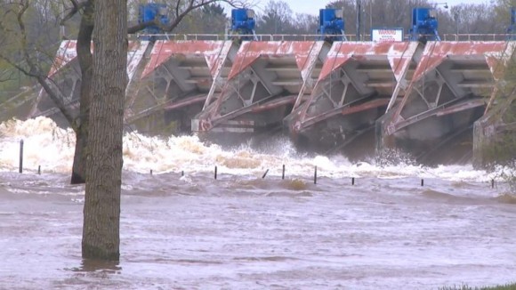 アメリカ・ミシガン州で豪雨。2つのダムが決壊し1万人以上が避難する大規模災害に