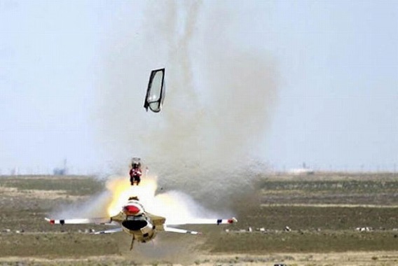 fascinating_pilots_ejections_640_18