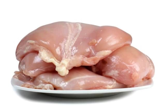生の鶏肉を調理前に洗わないで アメリカの農務省が警告 その理由は細菌が飛び散るから カラパイア 生の鶏肉を調理前に洗わないで アメリカの農務省が警告 その理由は細菌が飛び散るから カラパイア