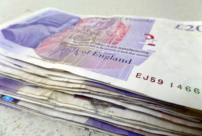 pounds-gb221a6b30_640