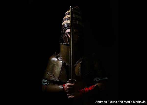 3500年前の鎧が激しい戦闘に適していたことがギリシャ軍海兵隊の実戦テストで証明される