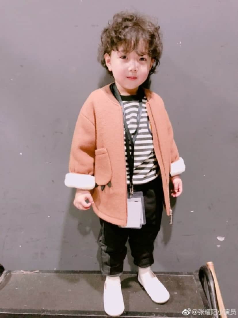 小さな子どもたちのファッションショーでほのぼのハプニング これにより一気に人気者となった4歳の男の子モデル 中国 カラパイア 小さな子どもたちのファッションショーでほのぼのハプニング これにより一気に人気者となった4歳の男の子モデル 中国 カラパイア