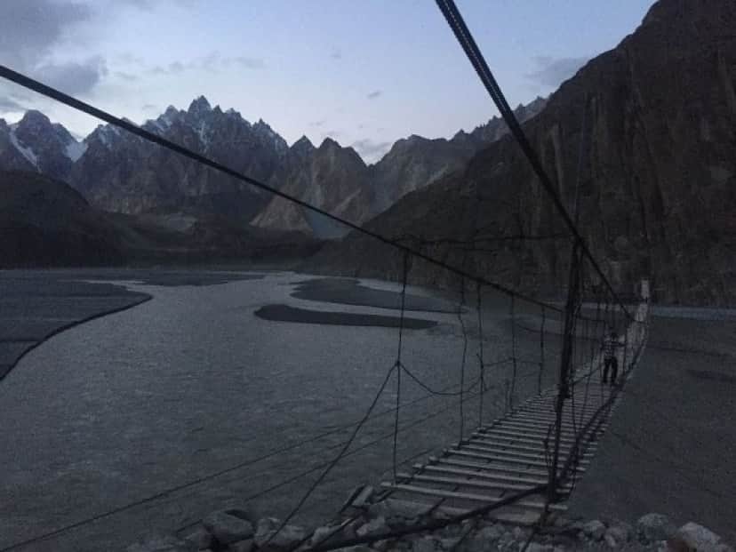 10Hussaini_Hanging_Bridge,_Hunza_Karimabad,_Pakistan_e