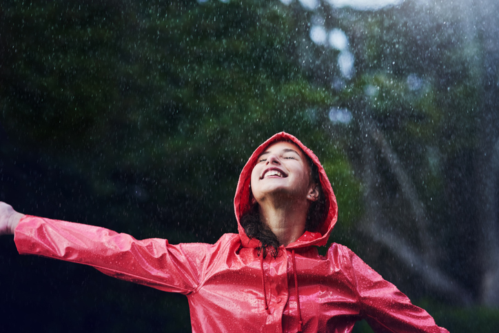雨のニオイを嗅ぎ分けることができる人が存在する、その科学的理由