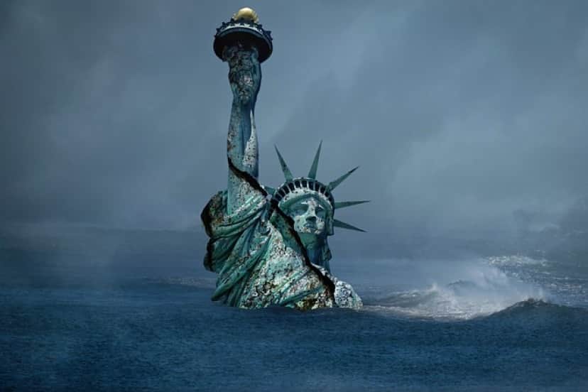 a-sinking-statue-of-liberty-5201415_640