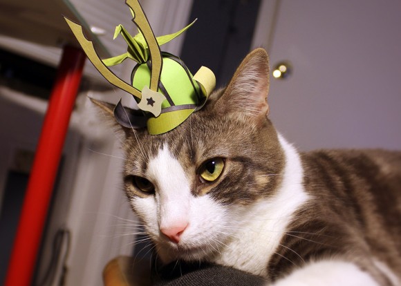 こじゃれてて面白い猫専用帽子が21種もつくれるペーパークラフト本 Tiny Hats On Cats カラパイア