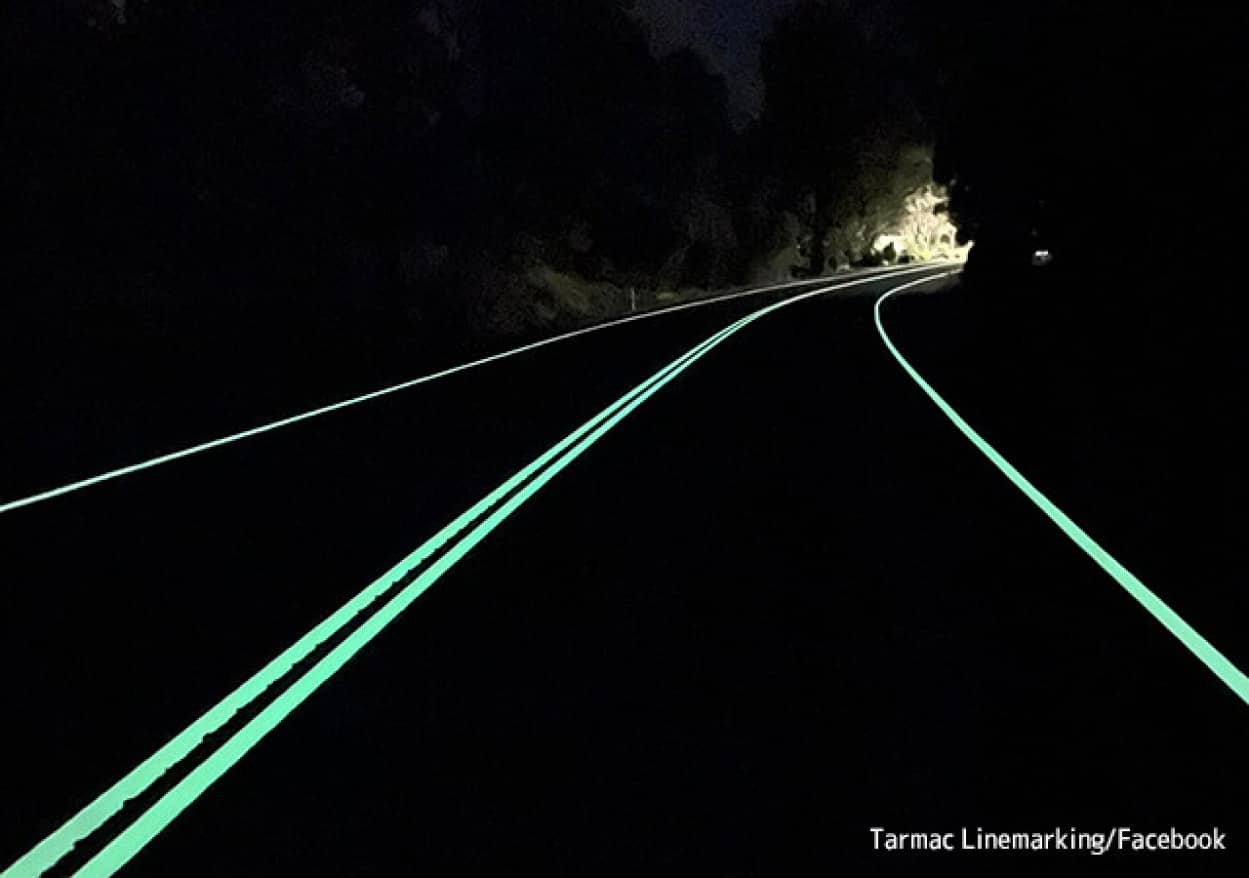 オーストラリアの光る車線