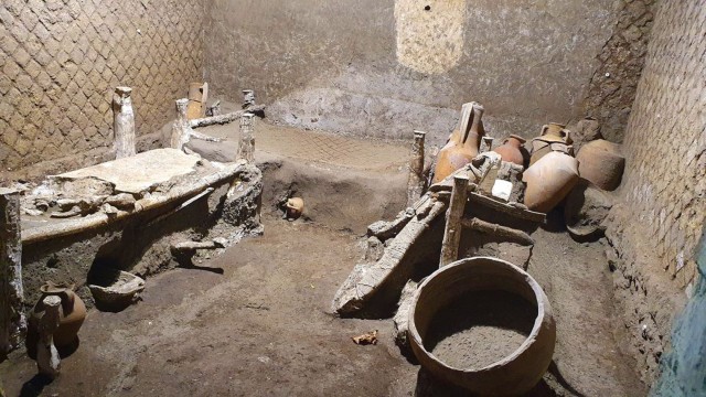 古代都市ポンペイで奴隷部屋の遺跡を発見。別荘地の邸宅の中に存在していた