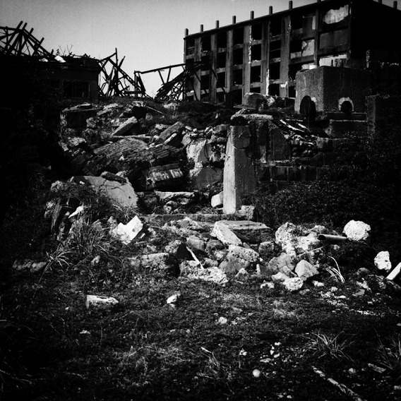 haunting_black_and_white_photos_of_japans_ghos_20