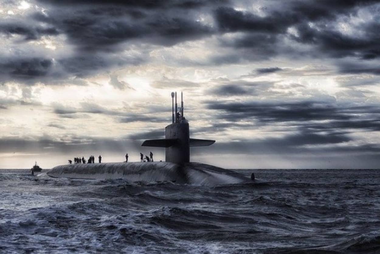 敵の潜水艦の正体はニシンのおなら