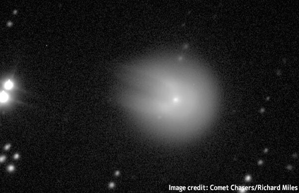 スターウォーズのファルコン号？地球に接近中の彗星が爆発し巨大な「ツノ」が生えたことを確認