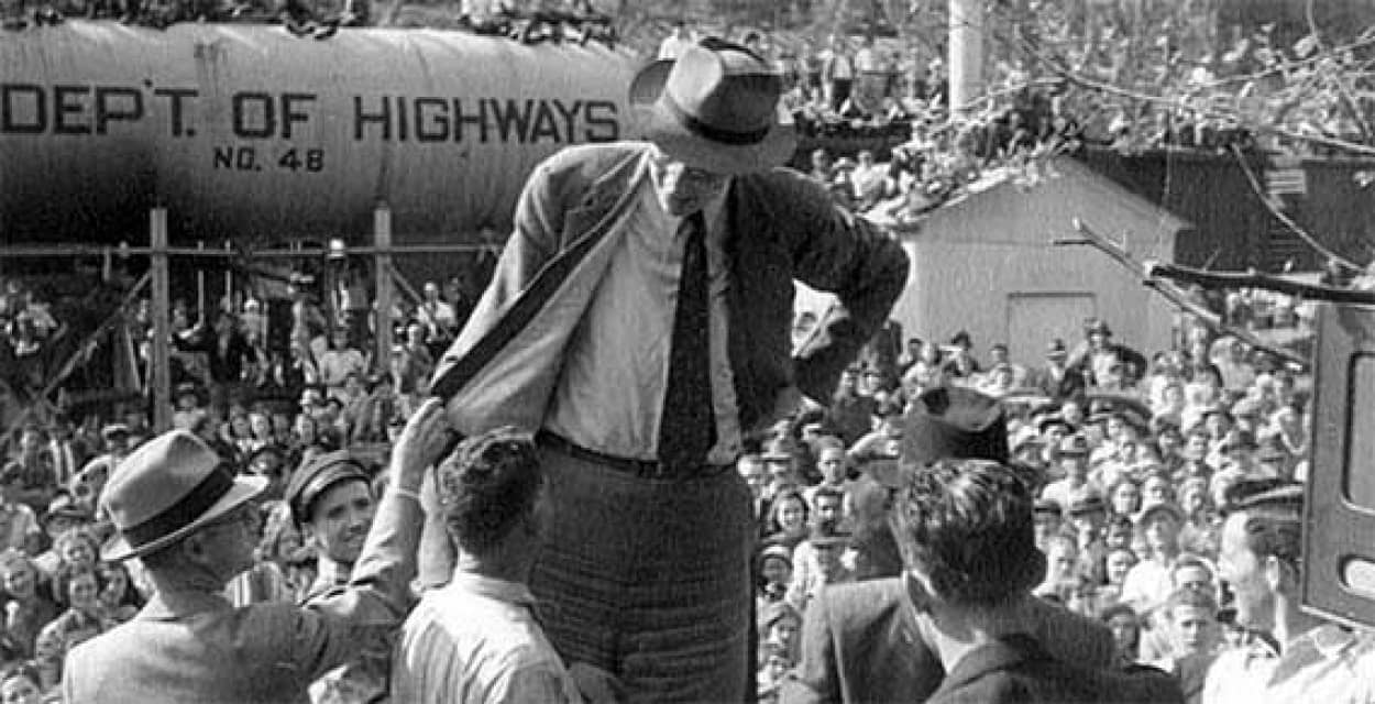 疑う余地のない医学的な記録がある中で 最も身長の高い人間 優しい巨人と呼ばれた ロバート ワドロー カラパイア 疑う余地のない医学的な記録がある中で 最も身長の高い人間 優しい巨人と呼ばれた ロバート ワドロー カラパイア