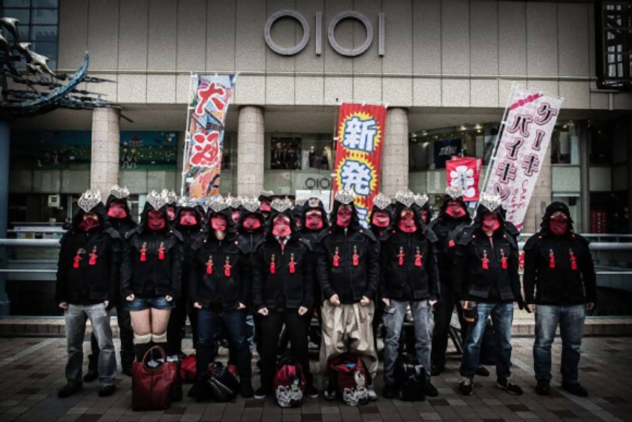 海外での圧倒的支持を受け 商品化が決定したサムライ アーマーパーカー カラパイア