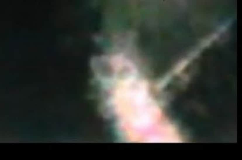 動物の霊 高速で動くオーブの光を分析してみたところ現れた顔は カラパイア 動物の霊 高速で動くオーブの光を分析してみたところ現れた顔は カラパイア