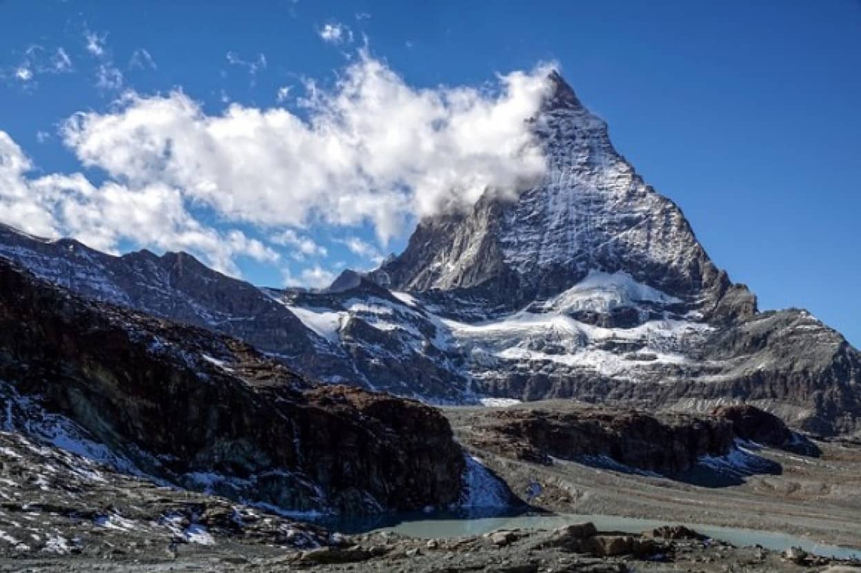 アルプスの氷河が溶け、遺体と飛行機の残骸matterhorn-gc4589e8f5_640_e