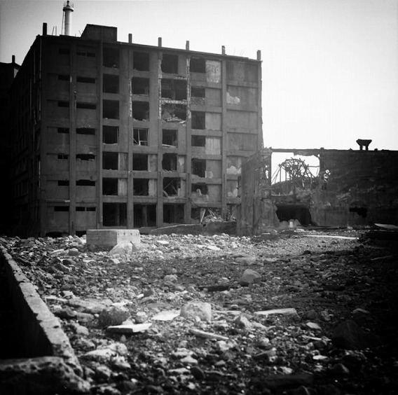 haunting_black_and_white_photos_of_japans_ghos_18
