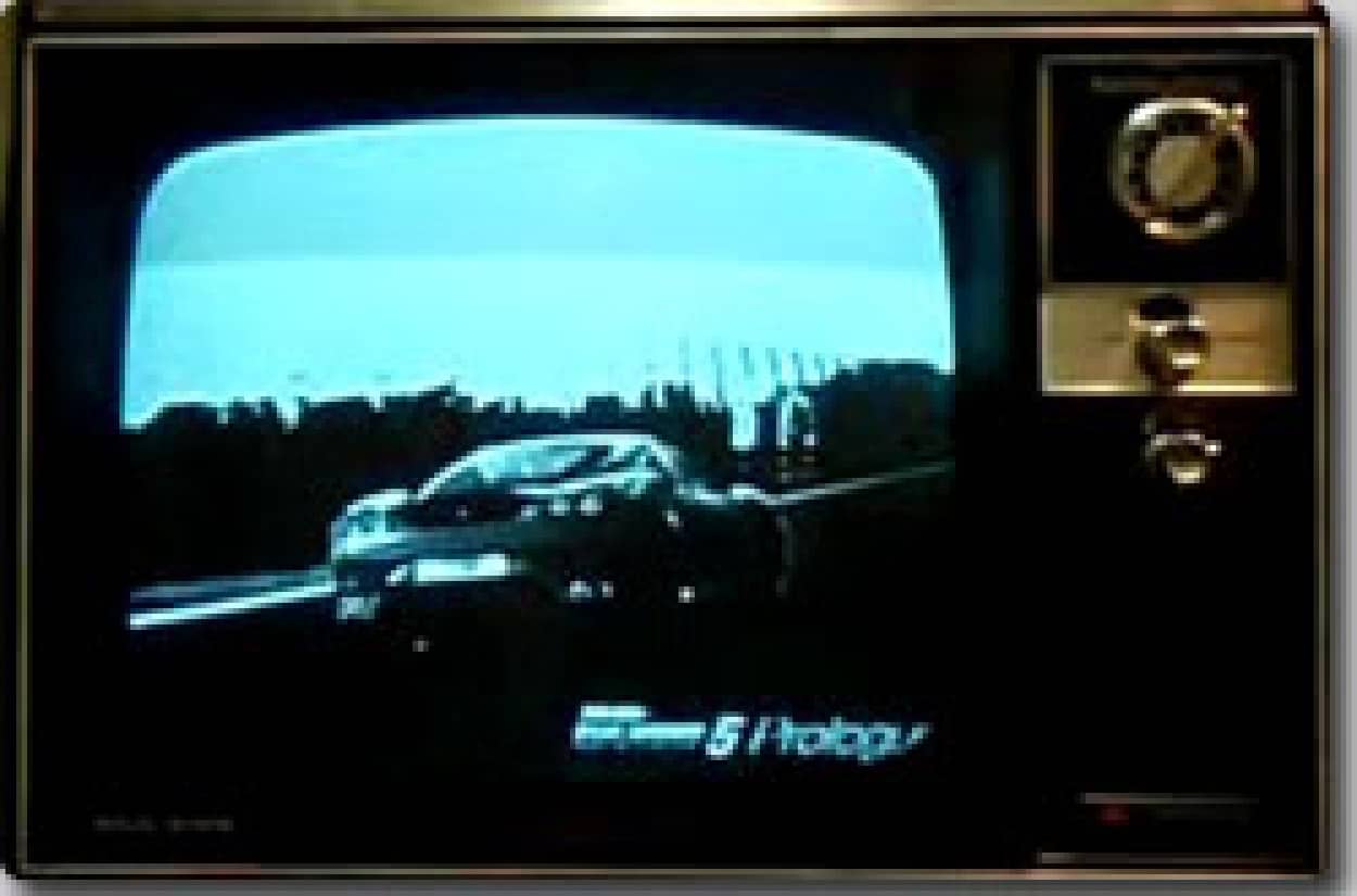 白黒テレビでps3のグランツーリスモをプレイしたら実写みたいになった カラパイア