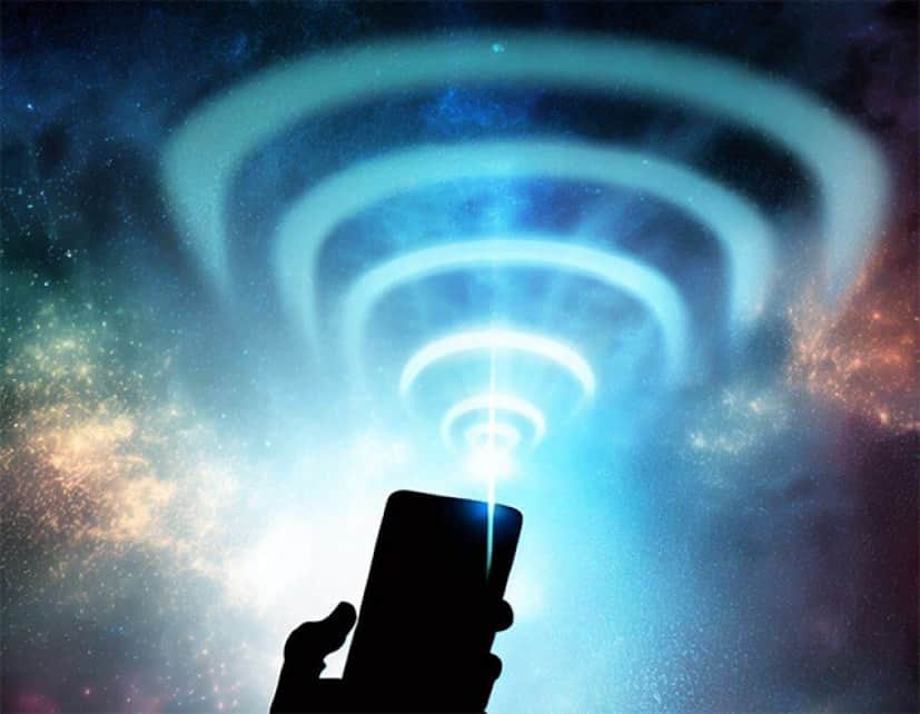 携帯電話の基地局から漏れる電波が宇宙人に我々の居場所を伝える可能性