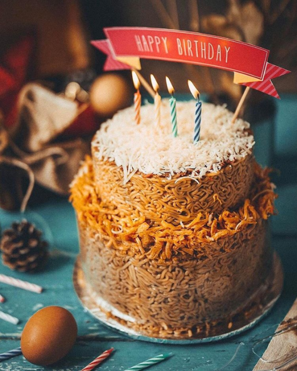 マジかよ ジャカルタで誕生したインスタントラーメンでできたヌードルケーキ カラパイア マジかよ ジャカルタで誕生したインスタントラーメンでできたヌードルケーキ カラパイア