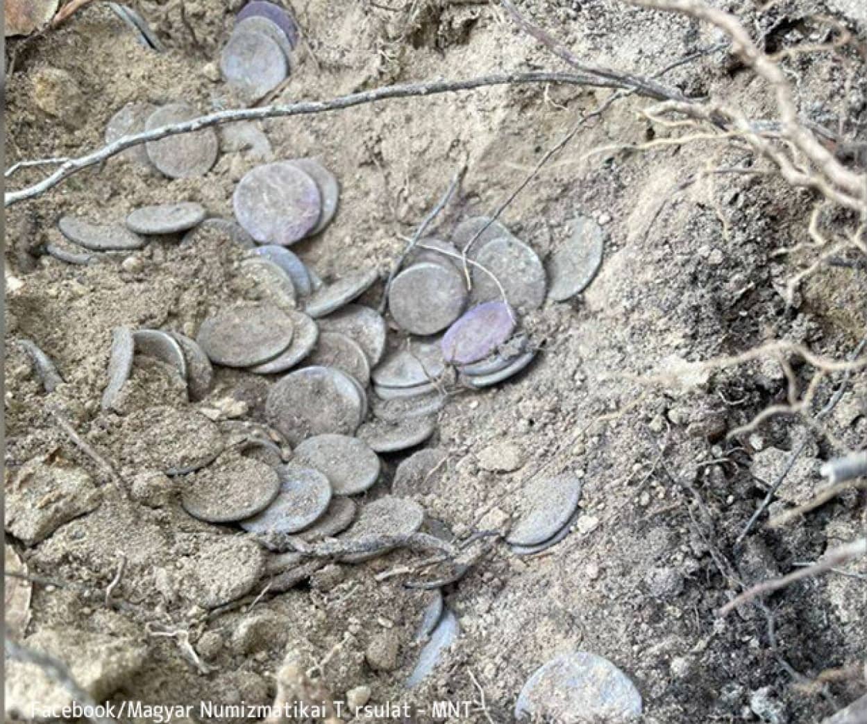 イタリアで古代ローマの硬貨が大量に発見される