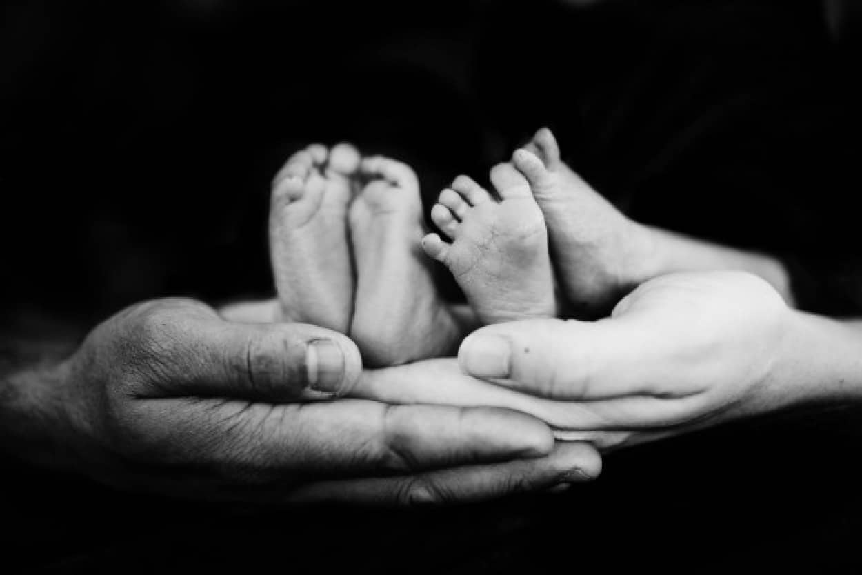 父親の異なる双子が誕生