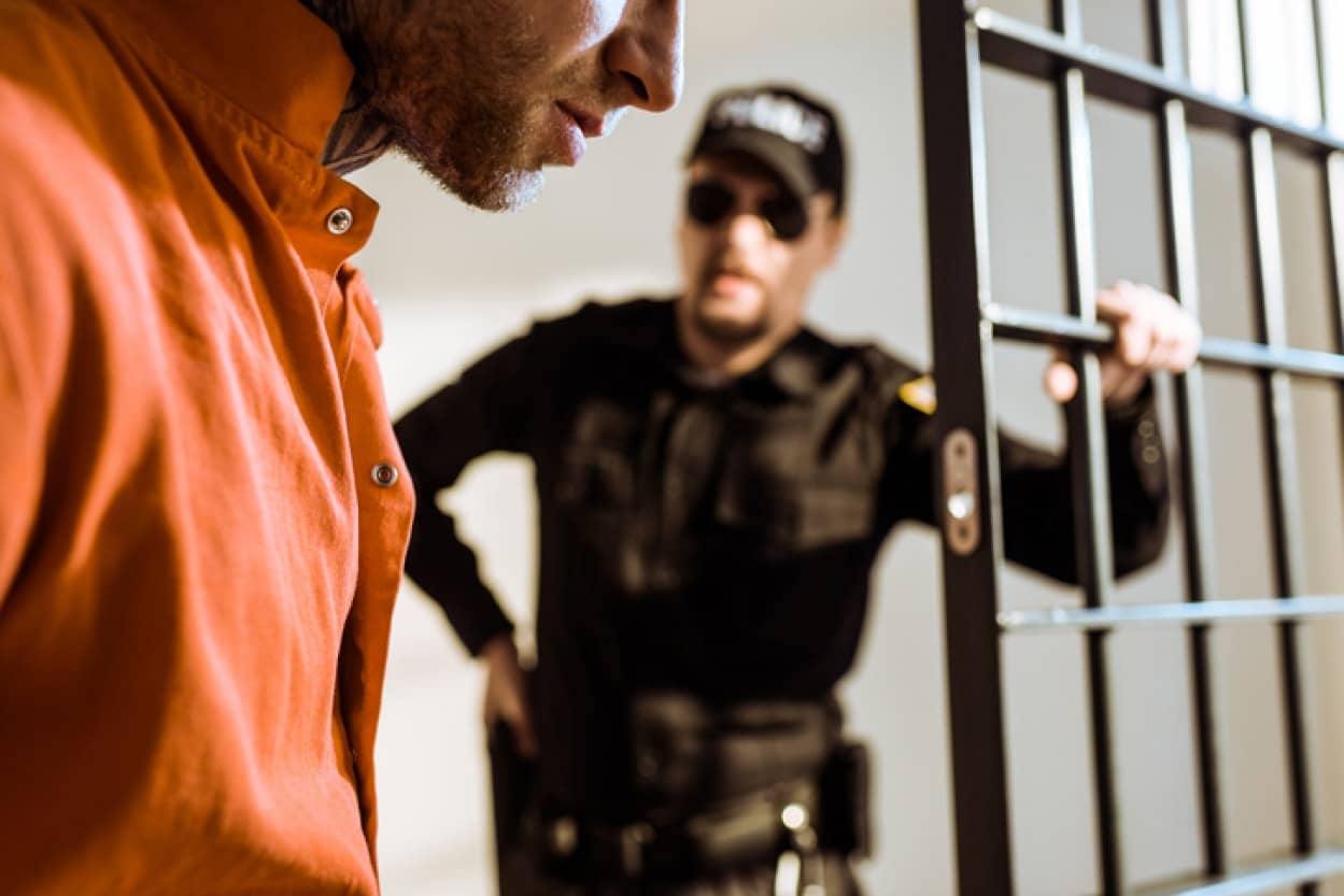 保護観察官を教育し受刑者と信頼関係を築くことで再犯率が低下するという研究