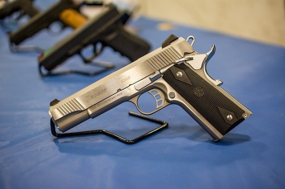 pistol-1350484_640_e