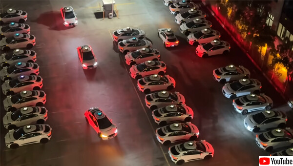 自動運転のロボタクシーが深夜、混雑した駐車場でクラクションを鳴らし合い騒音問題が発生